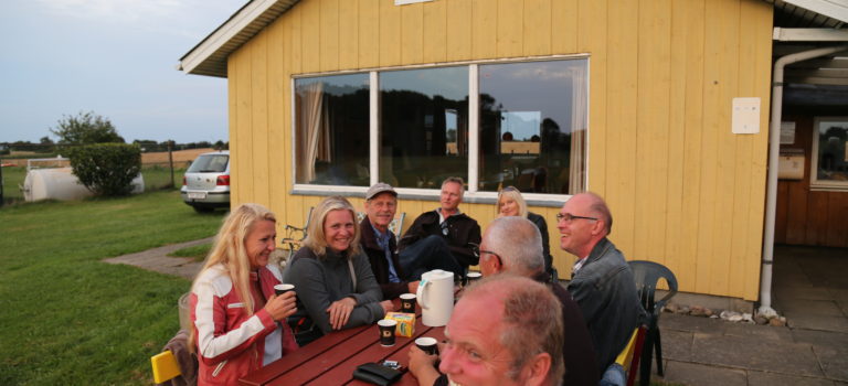 Fly-in til torsdagsgrill i Pøl Fly-in til torsdagsgrill i Pøl